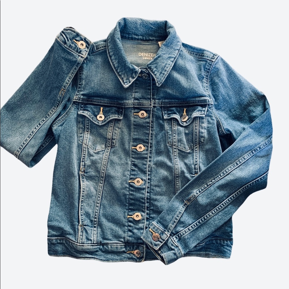 Levi’s Jean Jacket Blue Denim Truckers Style Women’s Size Small